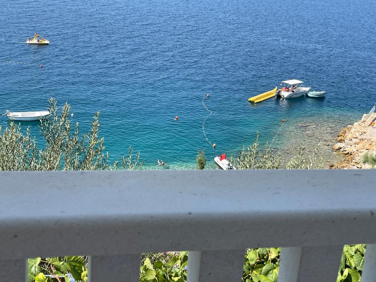 אומיס Apartments Lozina On The Beach מראה חיצוני תמונה