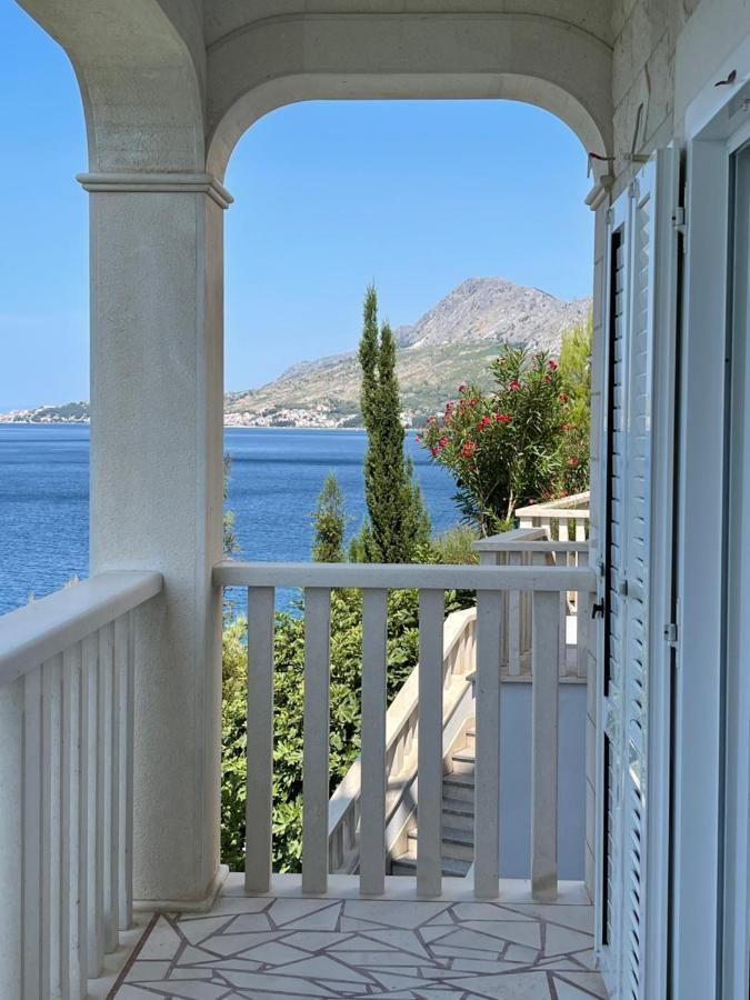אומיס Apartments Lozina On The Beach מראה חיצוני תמונה
