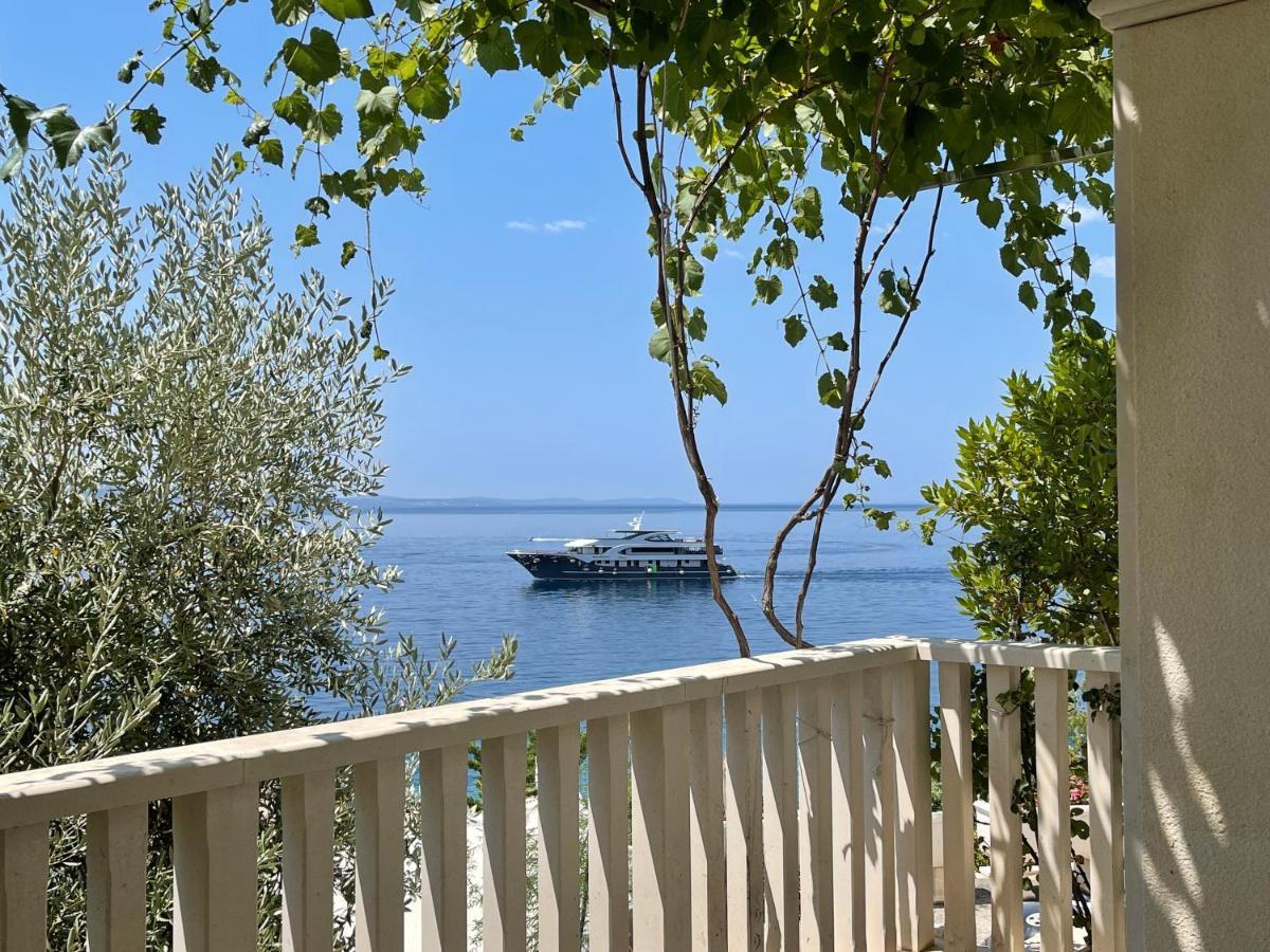 אומיס Apartments Lozina On The Beach מראה חיצוני תמונה