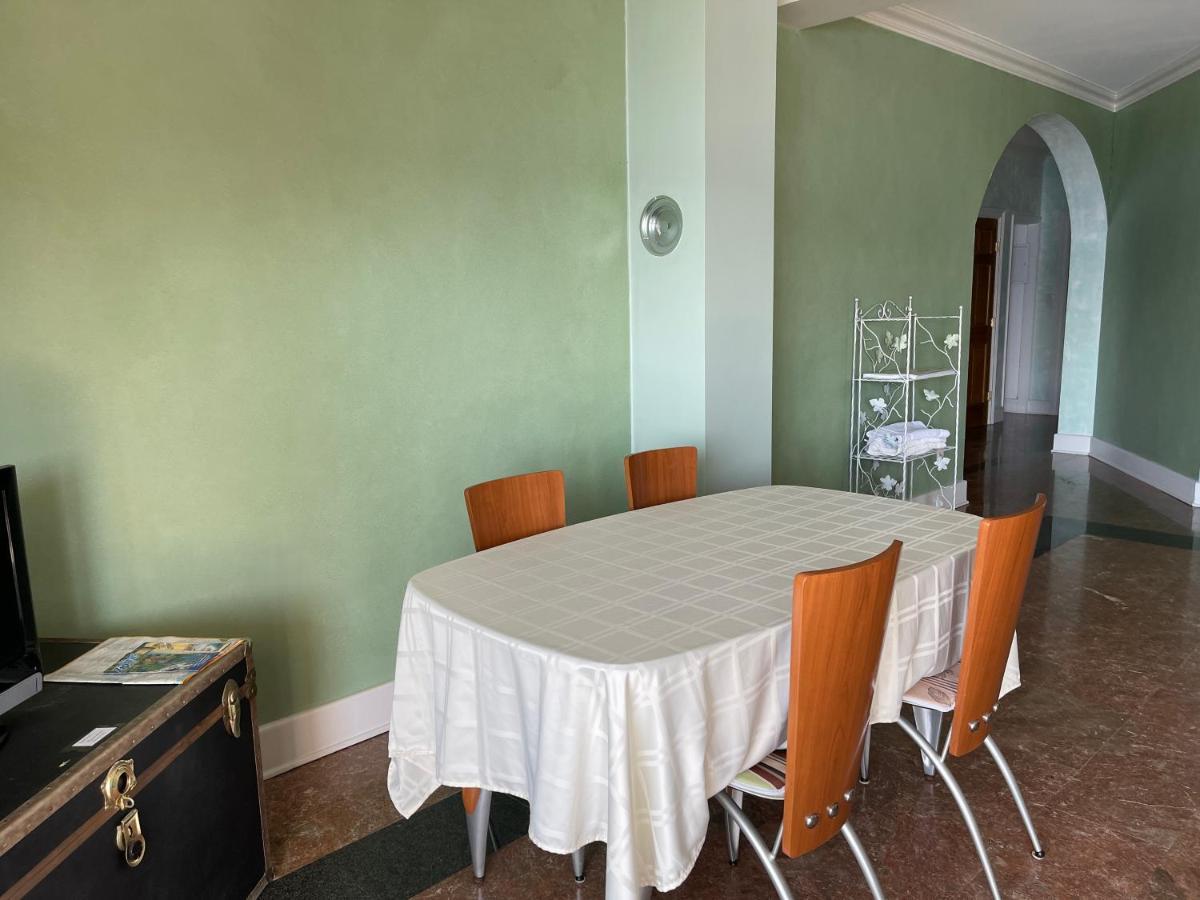 אומיס Apartments Lozina On The Beach מראה חיצוני תמונה