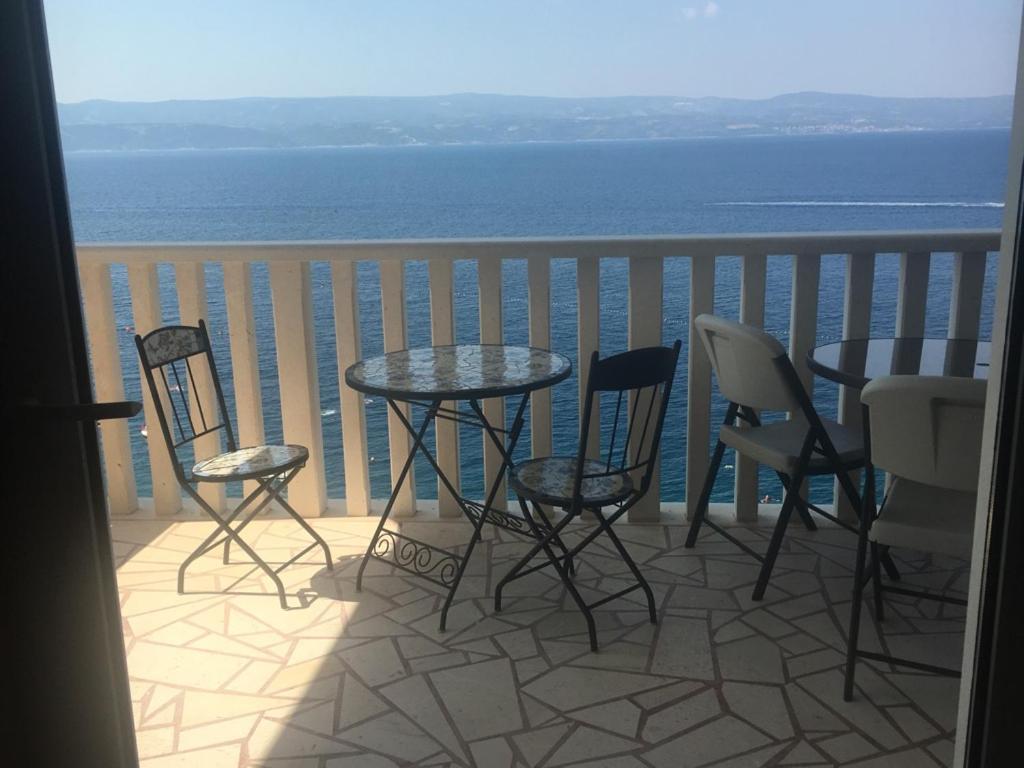 אומיס Apartments Lozina On The Beach מראה חיצוני תמונה