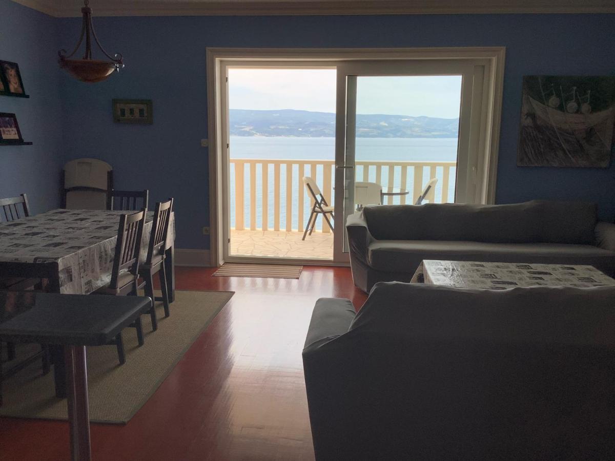 אומיס Apartments Lozina On The Beach מראה חיצוני תמונה