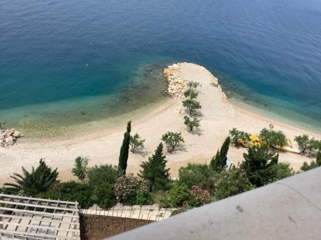 אומיס Apartments Lozina On The Beach מראה חיצוני תמונה