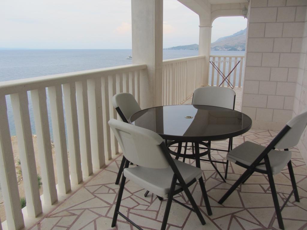 אומיס Apartments Lozina On The Beach מראה חיצוני תמונה